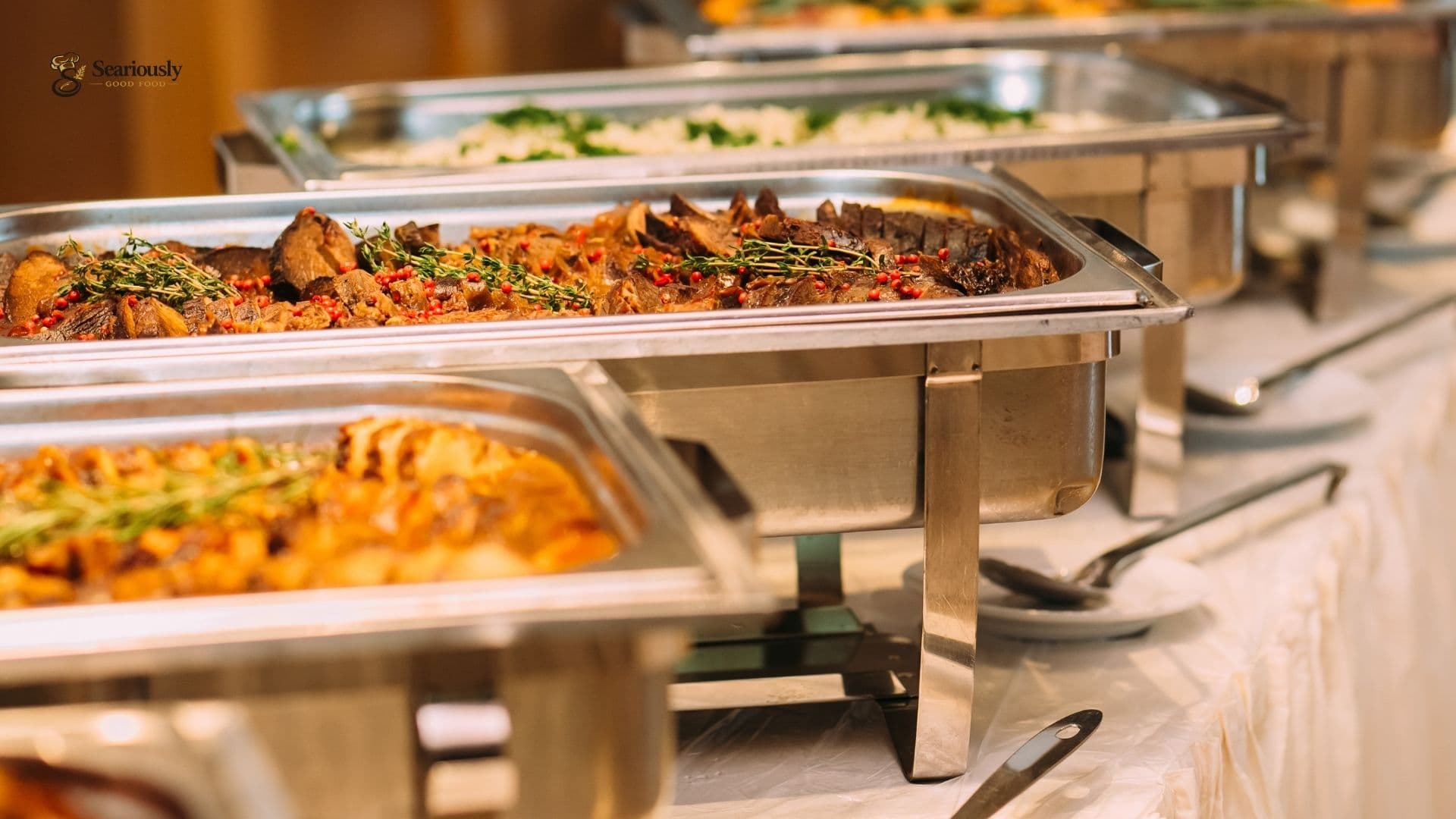 Buffet chafing dishes